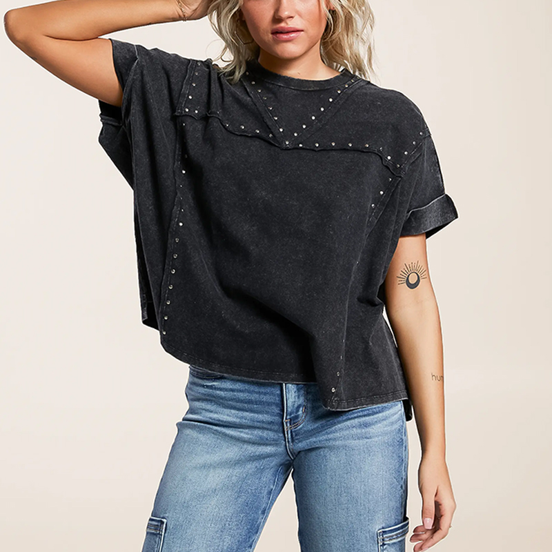 our boxy t shirt women is crafted at hongfeng with premium fabric and retro aesthetics.